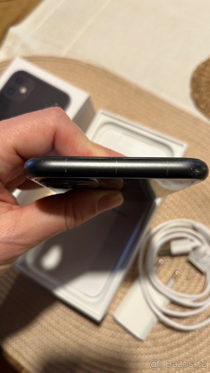 Prodám černý iPhone 11 64GB - top stav - 5