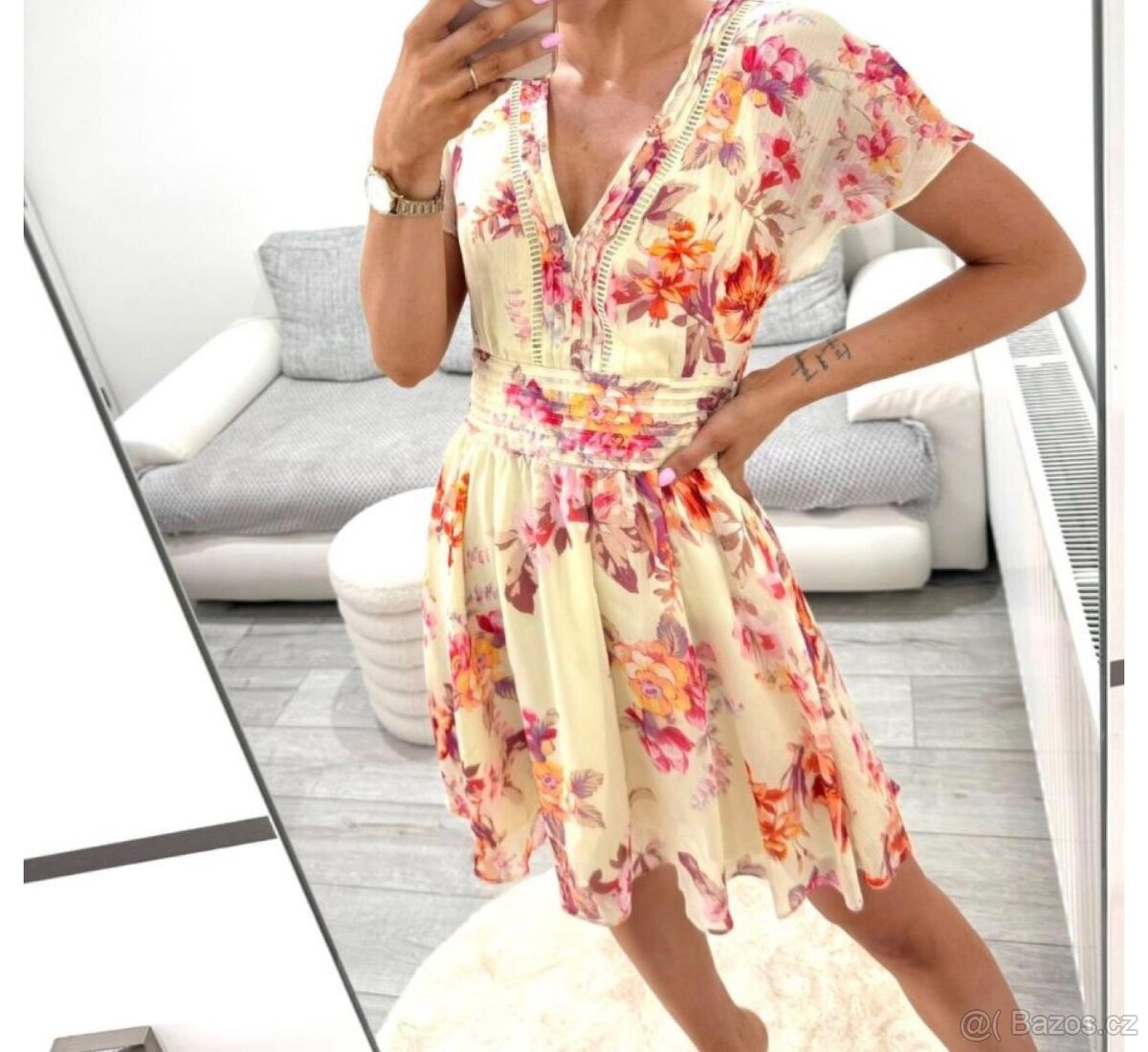 Květinové šaty GUESS - 5