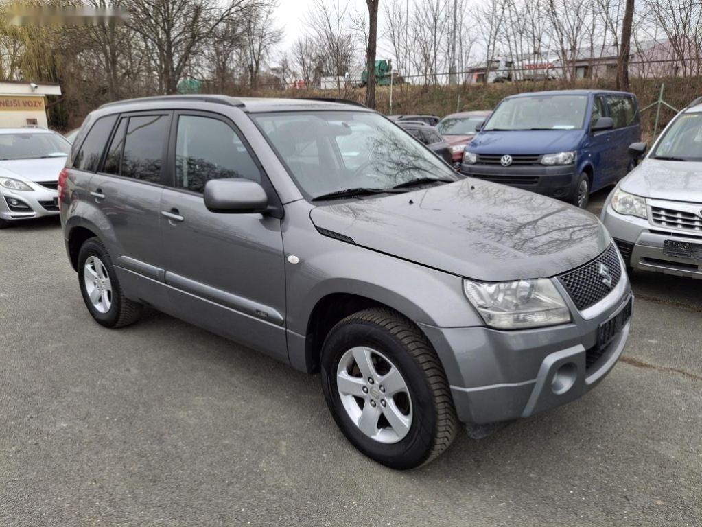 Suzuki Grand Vitara,2.0 benzin Rezervace - 5