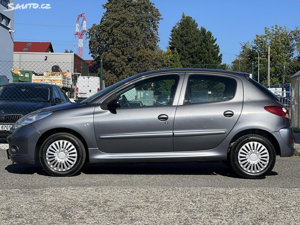 🚗 Peugeot 206 + 1.1i 44KW KLIMA KOUPENO V ČR - 5