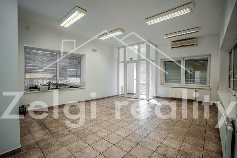 Kompletně soběstačný výrobní a skladový areál s kancelářemi - 5