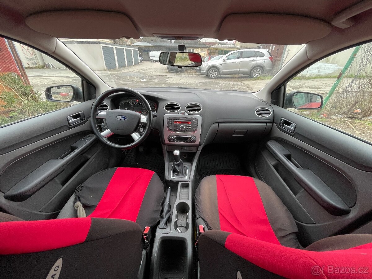 Ford Focus 1,6 - 5