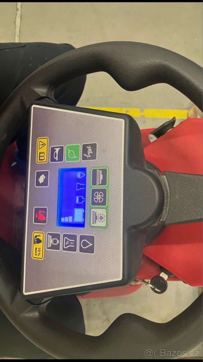 Podlahový mycí stroj TOM, Model GIGA l 802 - 5