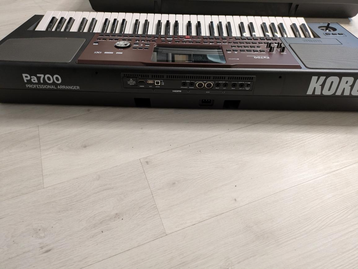 Korg PA700 - 5