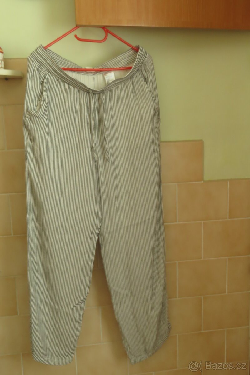 Letní oblečení, vel. 42 (10 ks) - halenky, kalhoty, sukně - 5