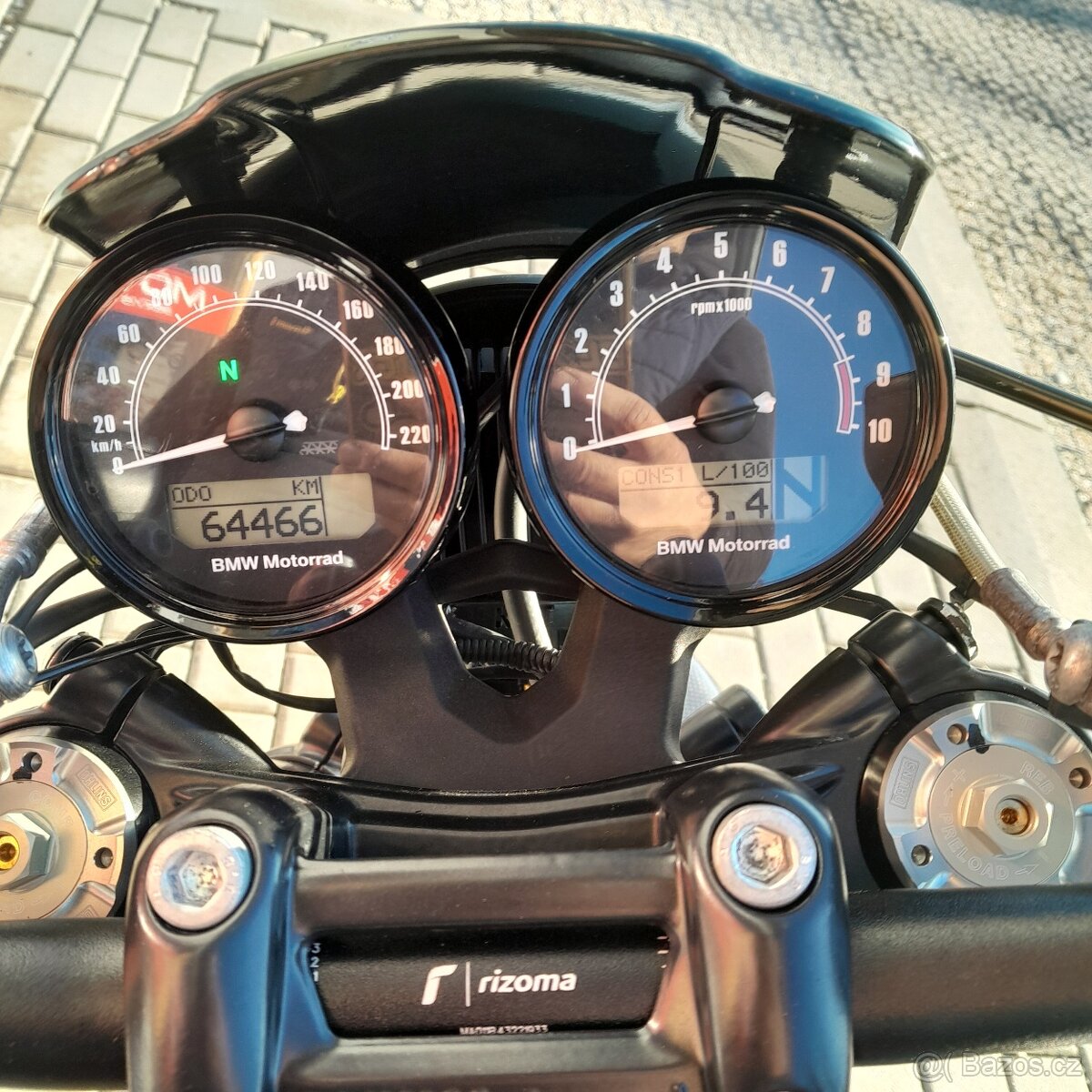 BMW R nineT Custom – Karbonová kola Romix & Kompletní Öhlins - 5