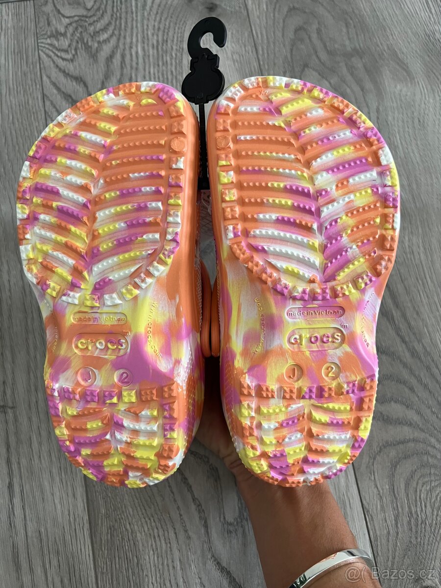 Nove crocs j2 - 5
