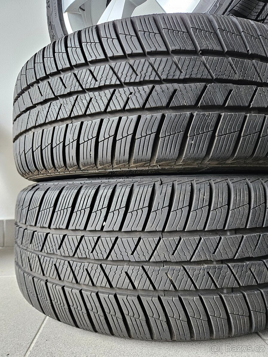 Orig. Skoda 5x112 Zimní Barum 215/50/17 - Zánovní - 5
