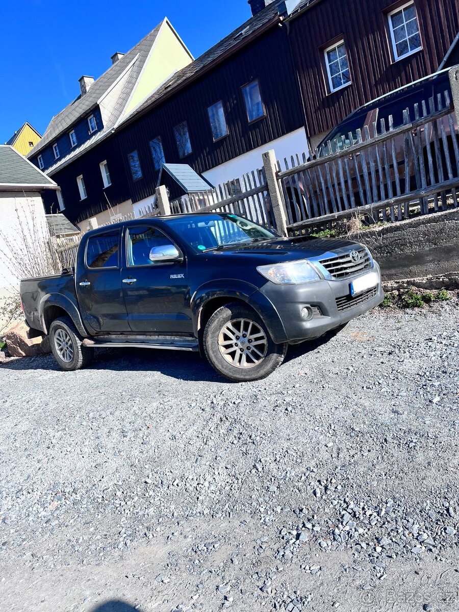 Toyota Hilux - 5