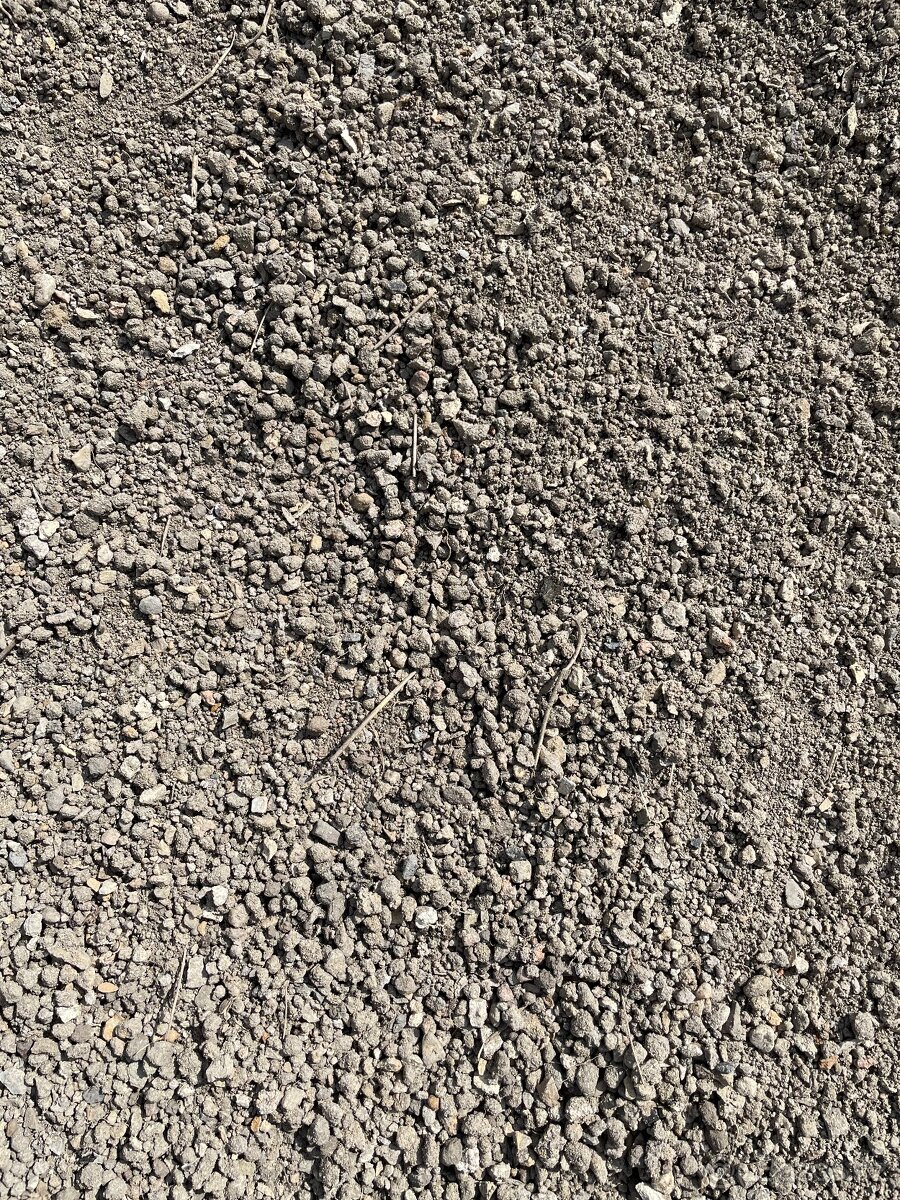 Kompost tříděný, netříděný, prosátá zemina - 5