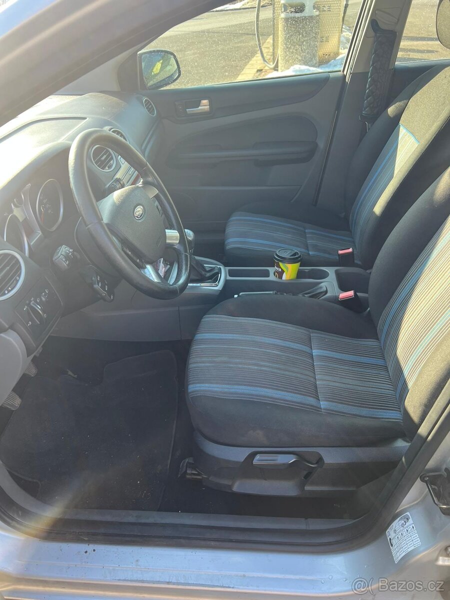 Prodám Ford Focus facelift,1.6 TDCi 80kw rok 2009, 259000km - 5