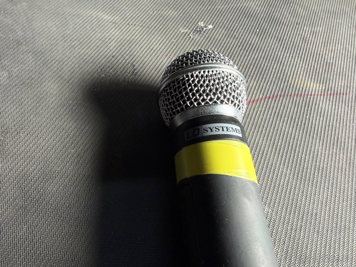 LD Systems WS1G8  Wireless Mic System 2xHandheld Microphones - 5