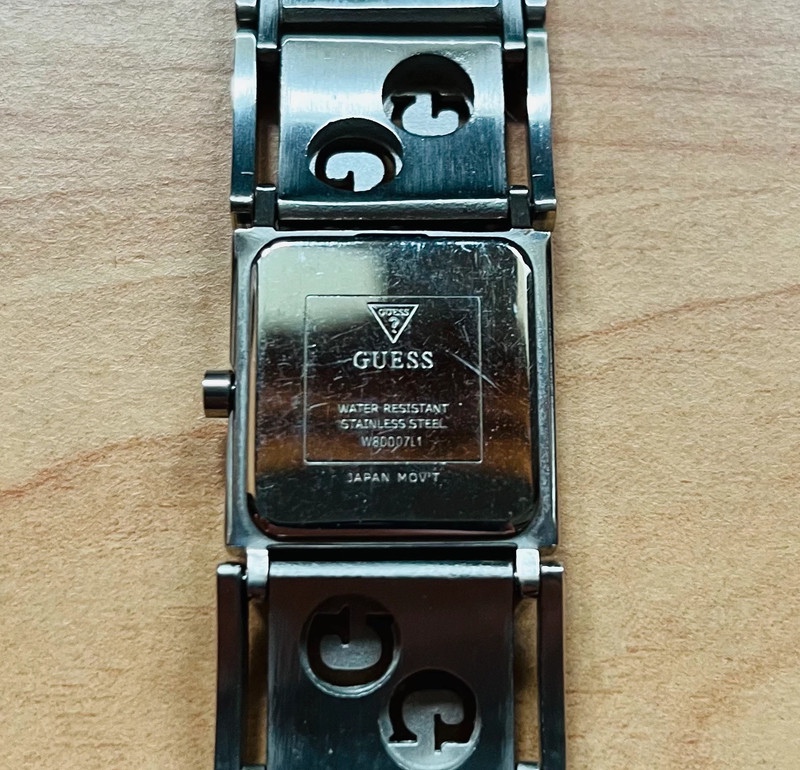 Dámské elegantní hodinky Guess s kovovým náramkem - 5