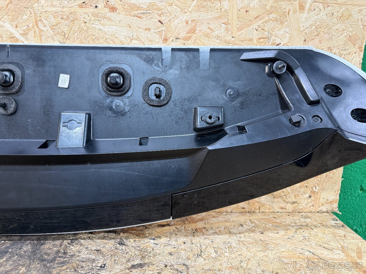 TŘETÍ BRZDOVÉ SVĚTLO SE SPOJLEREM LAND ROVER DISCOVERY SPORT - 5