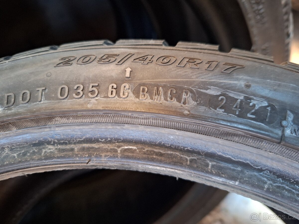 Prodám zimní pneu 205/40/17 Nexen - 5