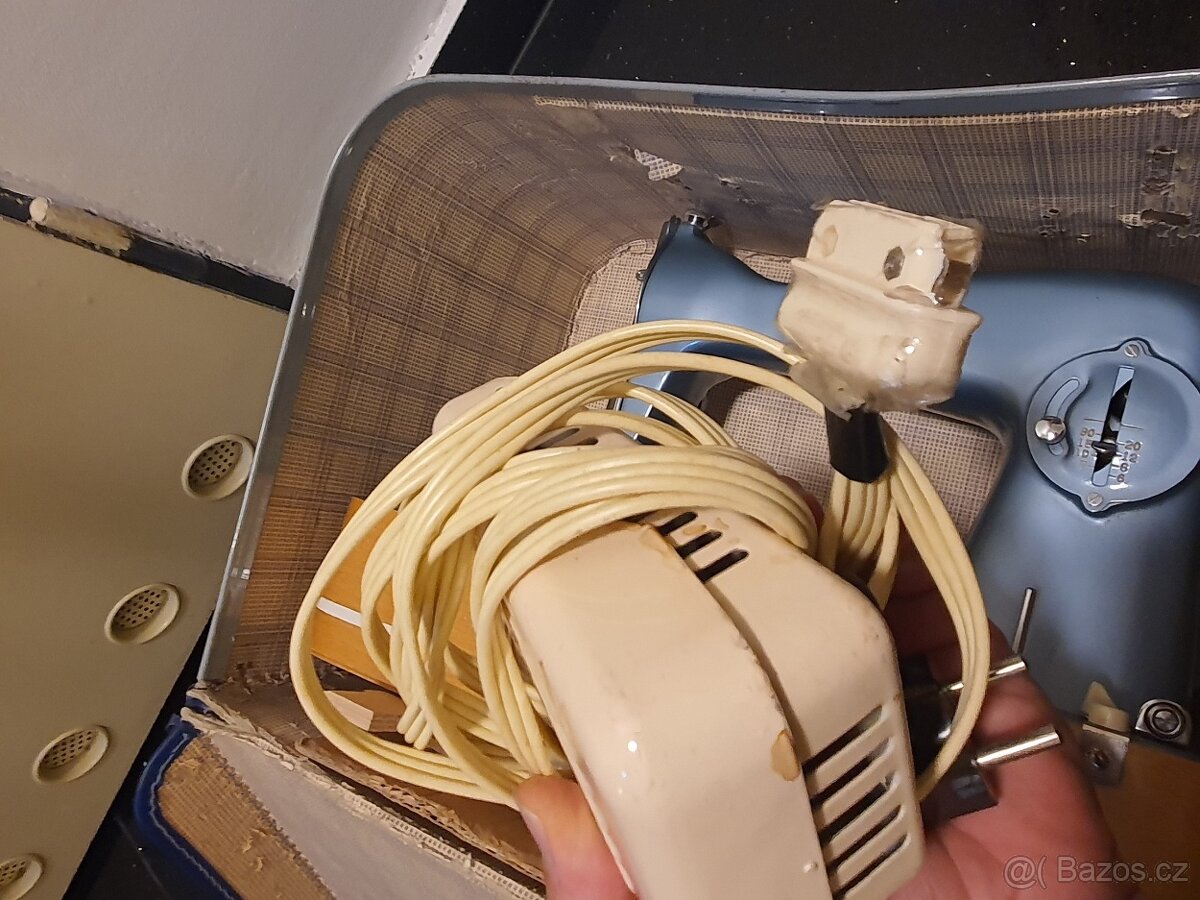 retro šicí stroj 1960 socializmus - 5