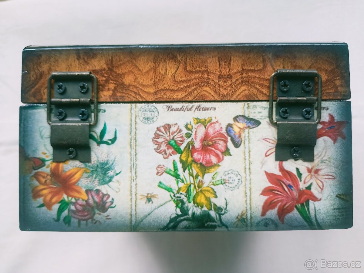 dřevěná krabička s květinovým vzorem - 5