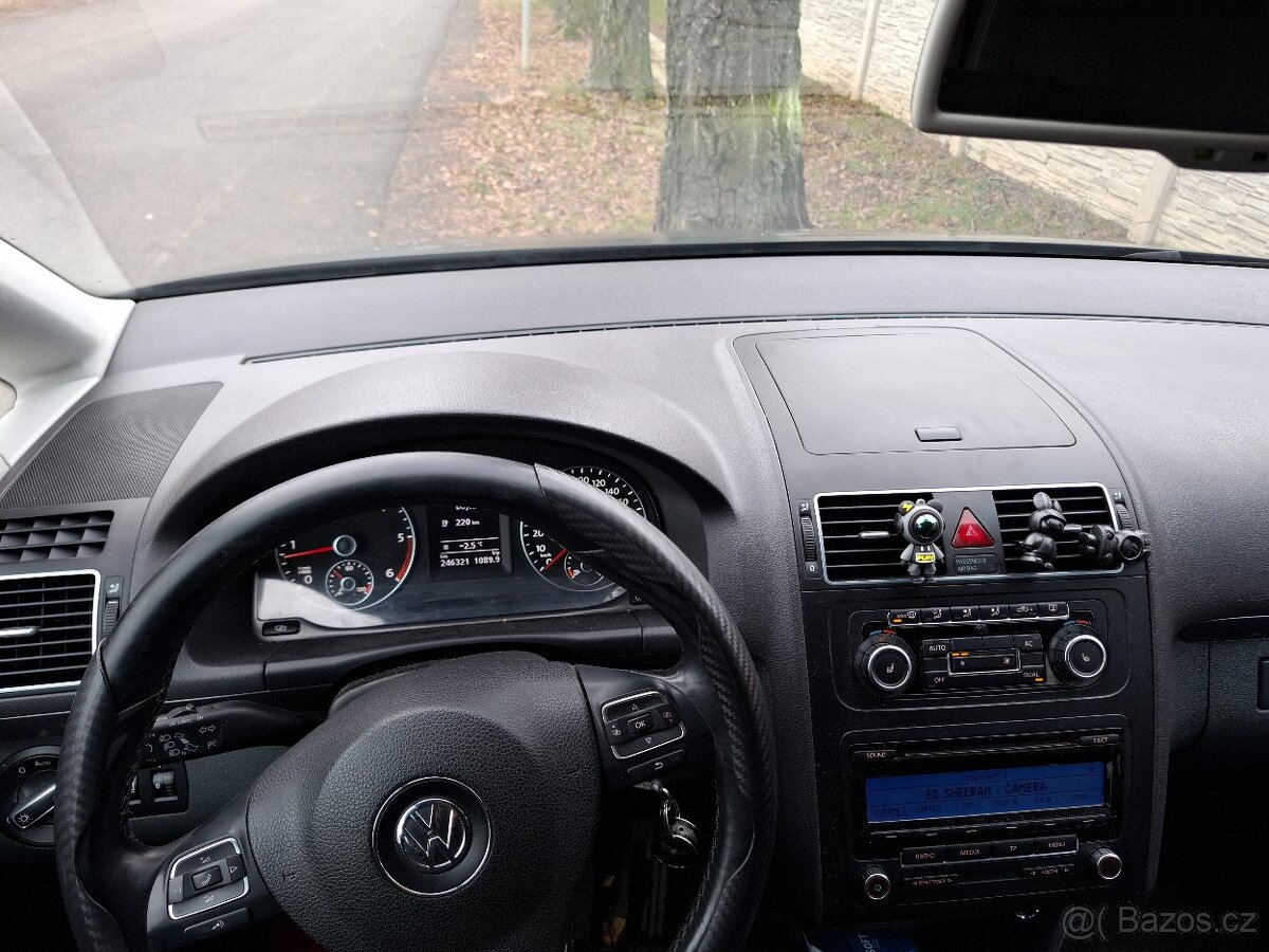 Volkswagen Touran - 5