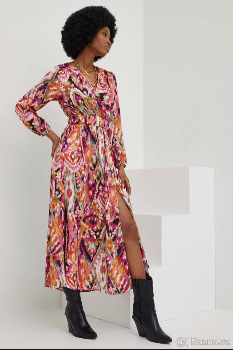 Dlouhé barevné šaty - 5