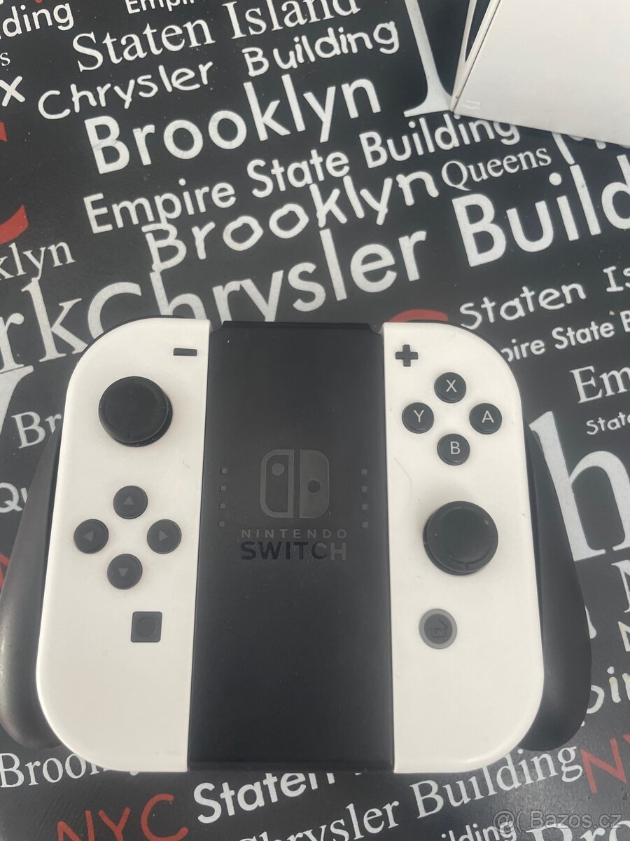 Nintendo Switch OLED + hry + Pro Controller + obal - 5