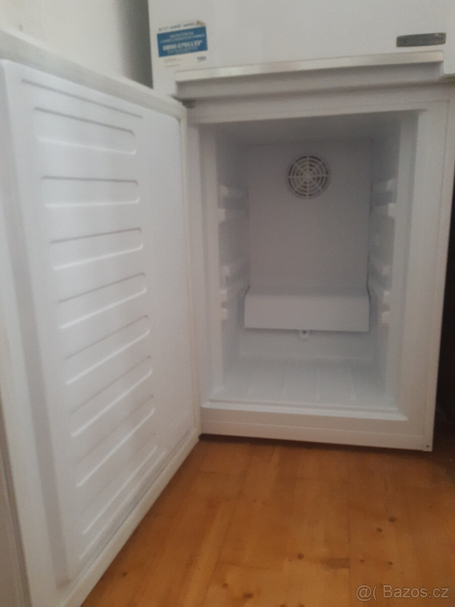 velká lednice (s mrazákem) Beko RCNA406E40W - 5