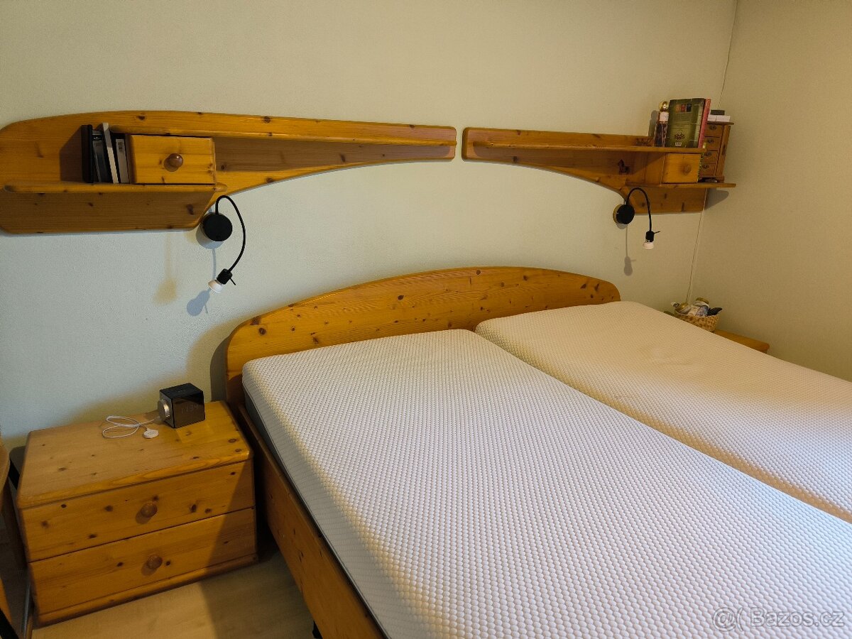 Manželské postele - masív smrk - včetně nočních stolků polic - 5