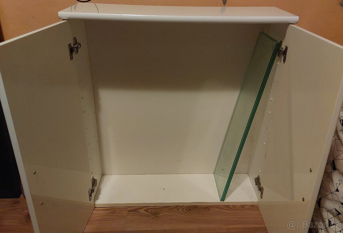 Závěsná skříň do koupelny - 5