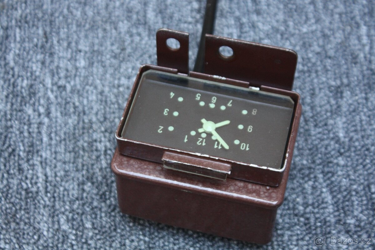 Tatra 603/1 - palubní hodiny - 5