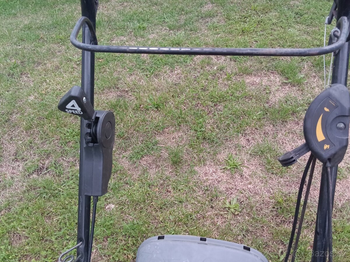 Prodám benzinovou sekačku s pojezdem CASTEL GARDEN - 5