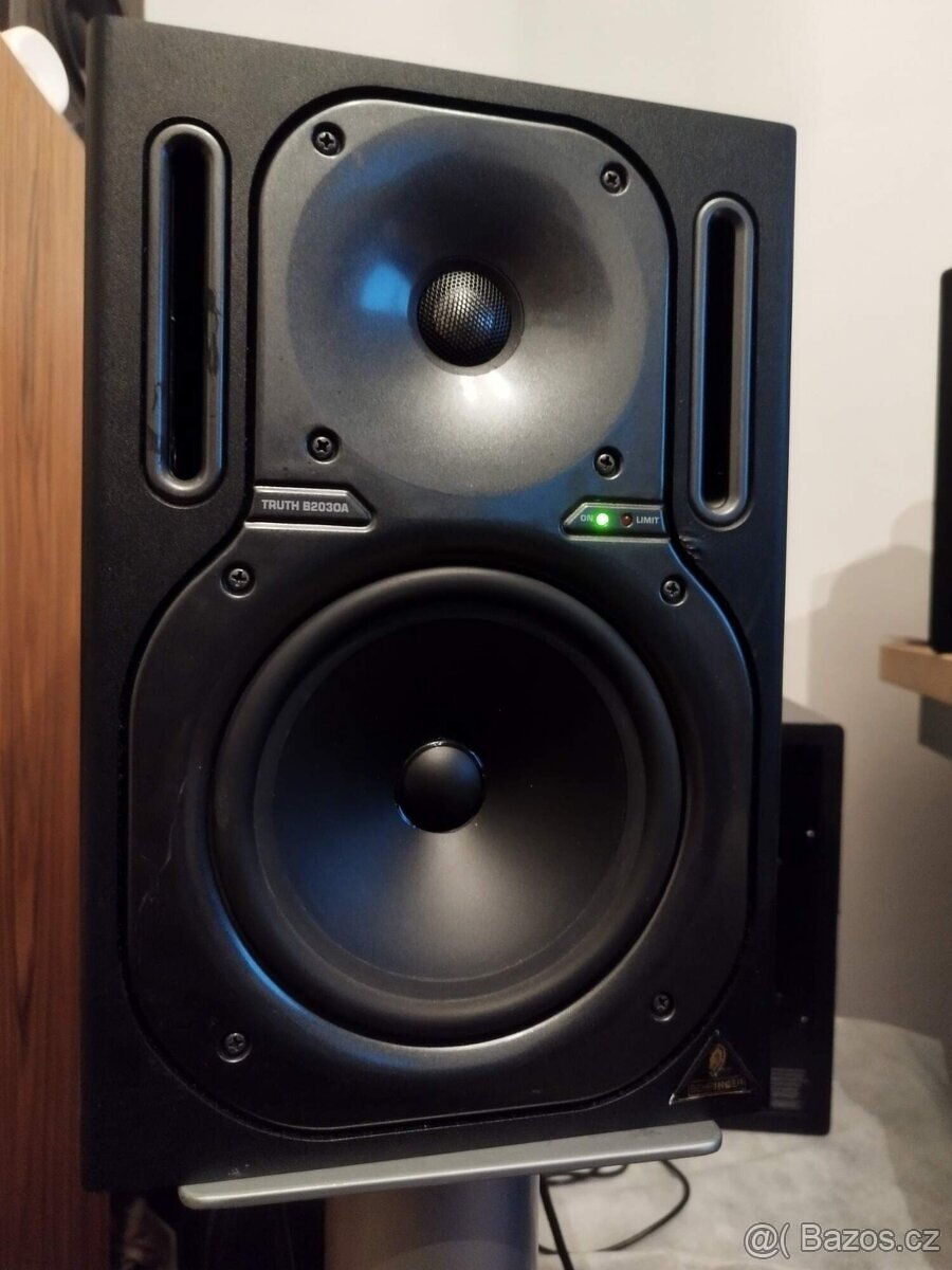 Behringer Truth B2030A studiové monitory - 5
