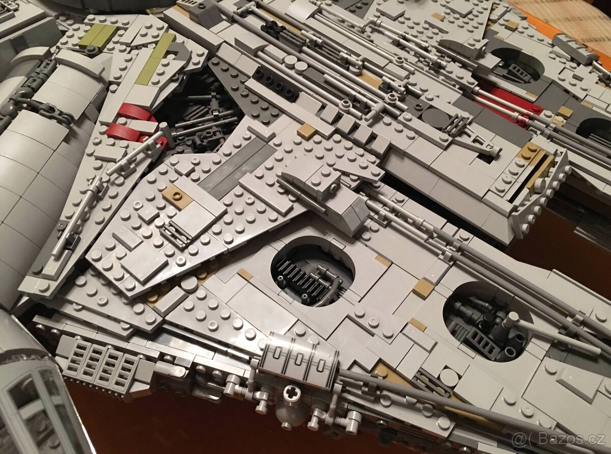 Star Wars 75192 - Millennium Falcon - 5