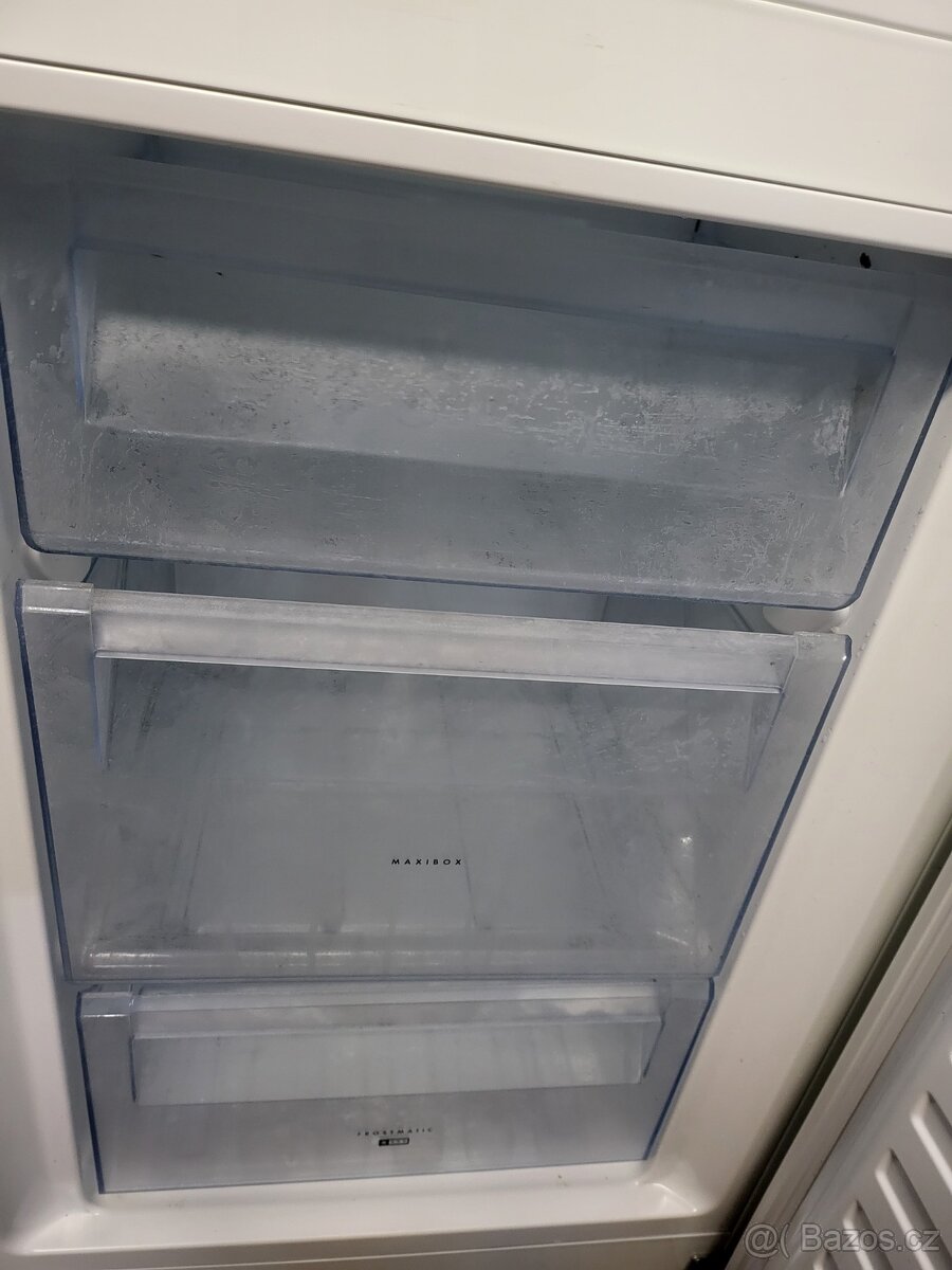 vysoká lednice AEG, dvoudvéřová - - 5