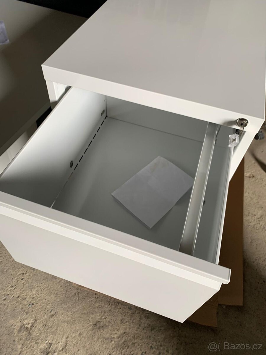 Nová kancelářská skříňka uzamykatelná - 5