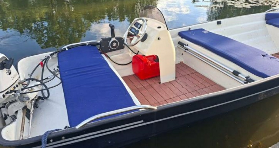 Motorový člun s motorem Johnson 9,9 Hp - 5