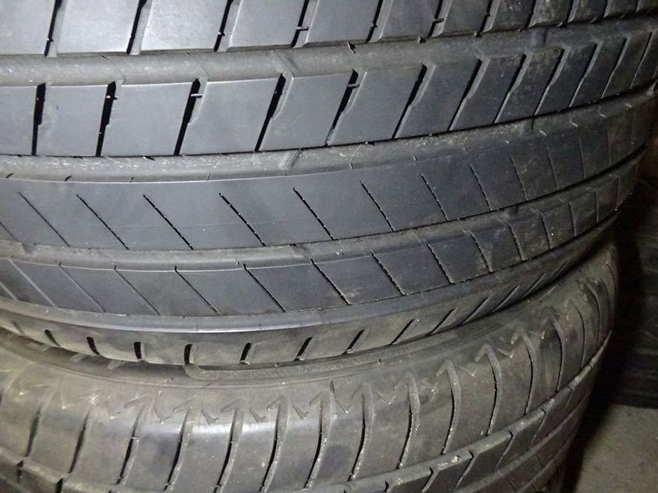Letní pneu Bridgestone Alenza, 245/50/19, 4 ks, 6,5-7 mm - 5