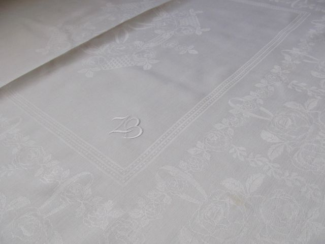 Čistě bílý vintage damaškový ubrus vzor růže - 5