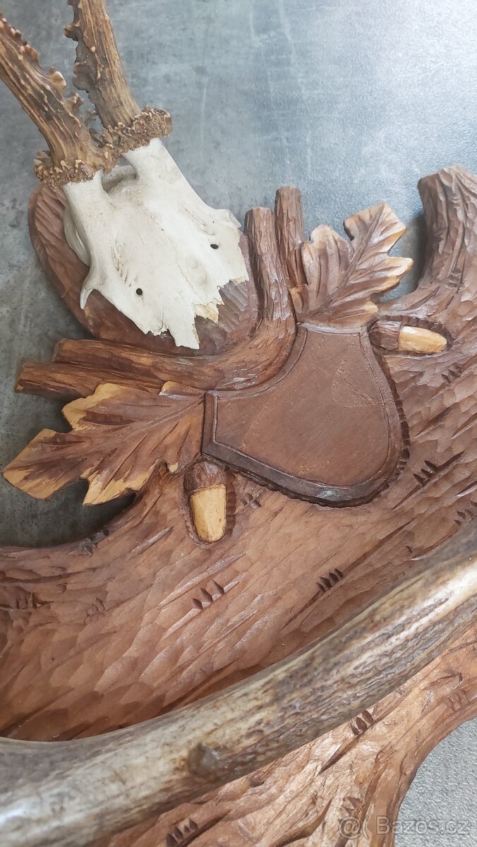 Srnčí vyřezávaný věšák - 5