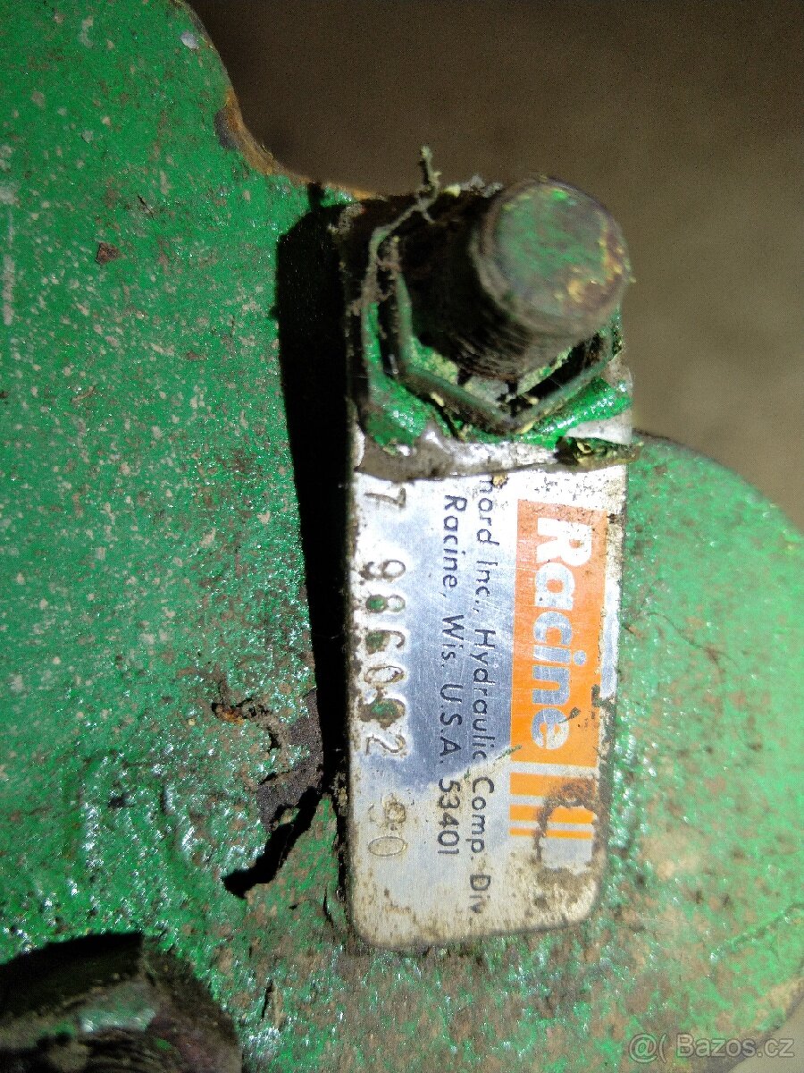 4 sekční rozvaděč Racine - 5