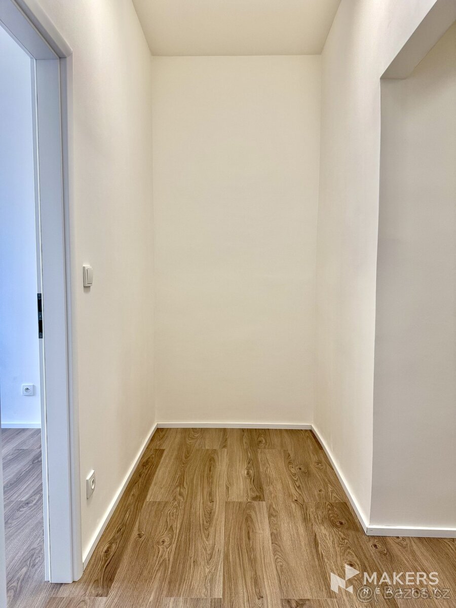Pronájem bytu 2+kk po rekonstrukci, 47 m², U Skládky, Praha - 5