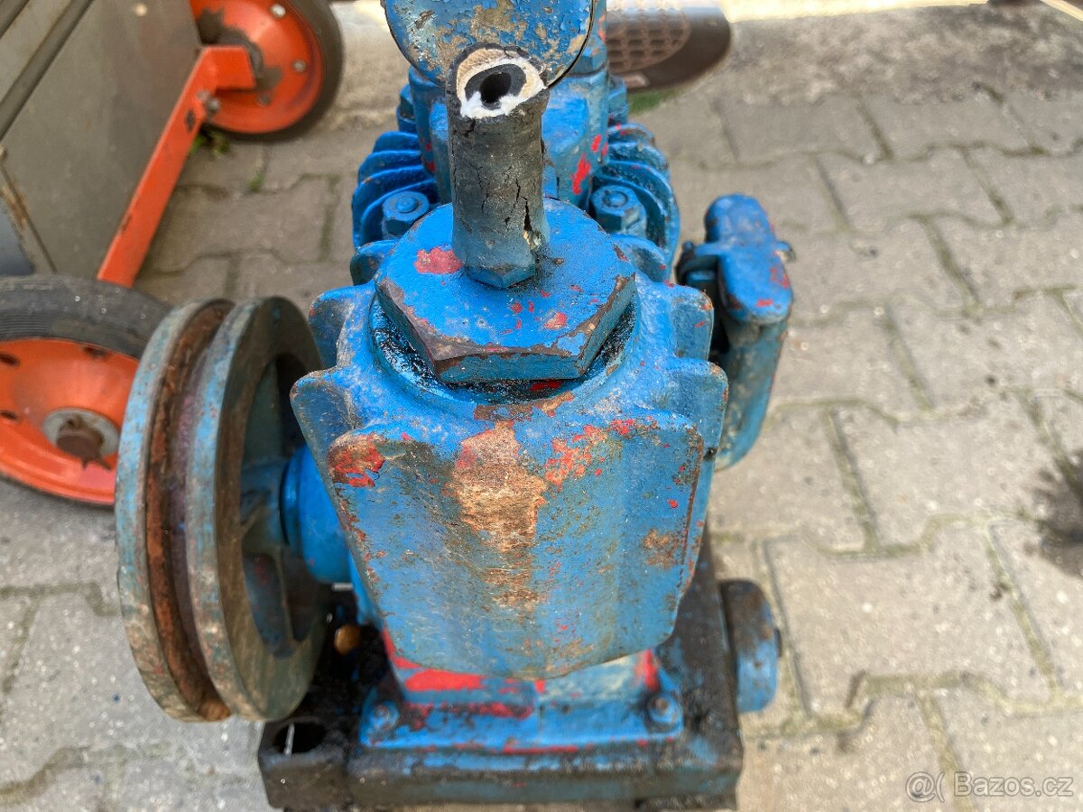 Malý litinový kompresor - 5