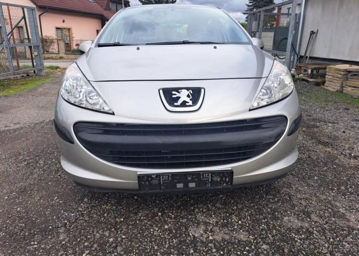 Peugeot 207 1,4 HDI 70 k Urban nafta manuál 50 kw - 5