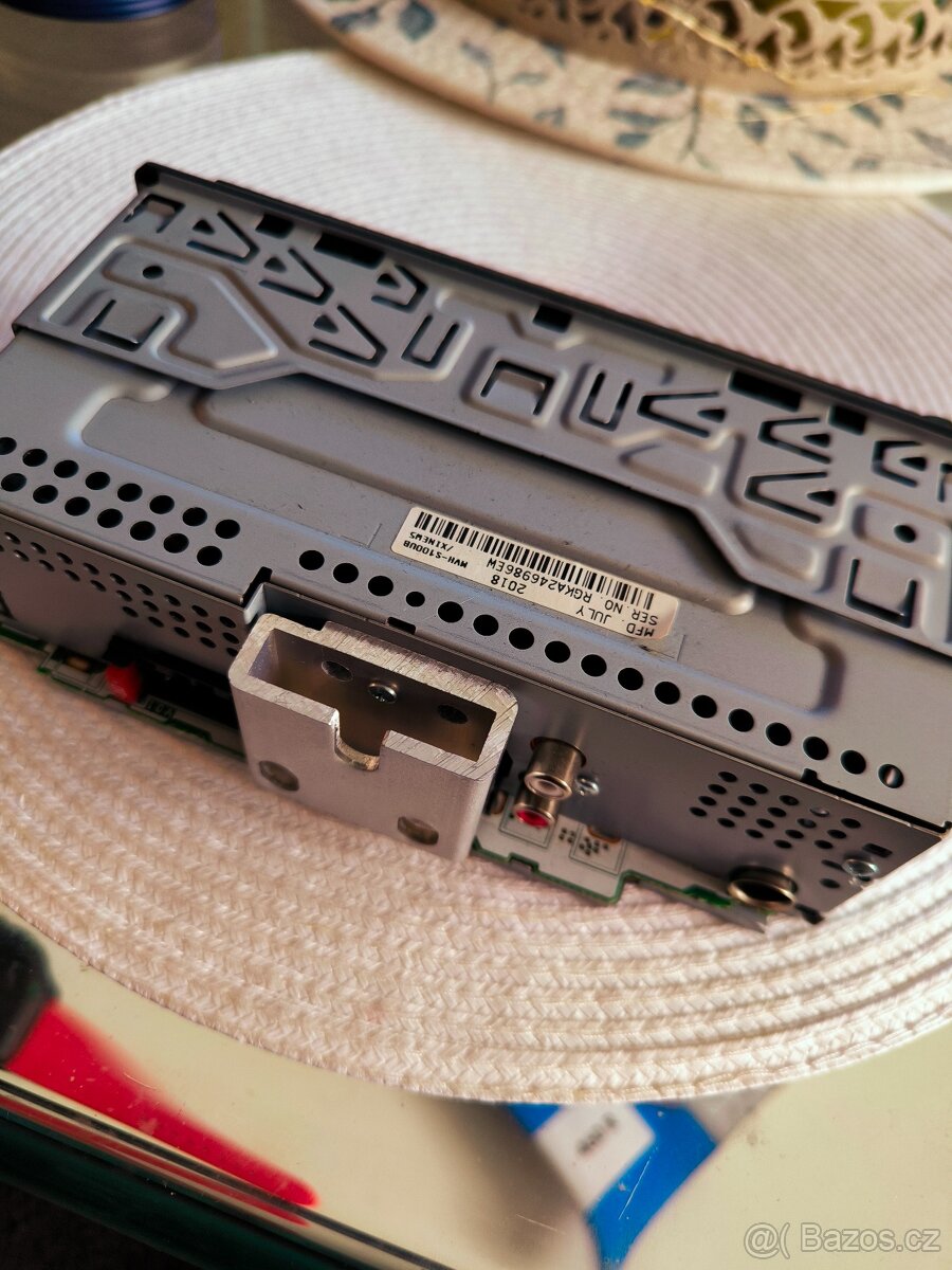 Pioneer MVH-S100UB - 5