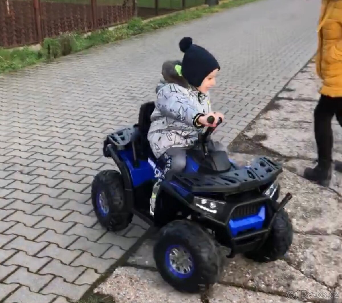 Dětská elektronická čtyrkolka - 5