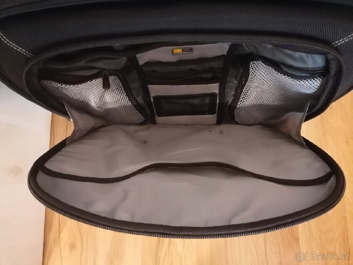 Case Logic Skořepinová brašna na notebook 17"
- 5