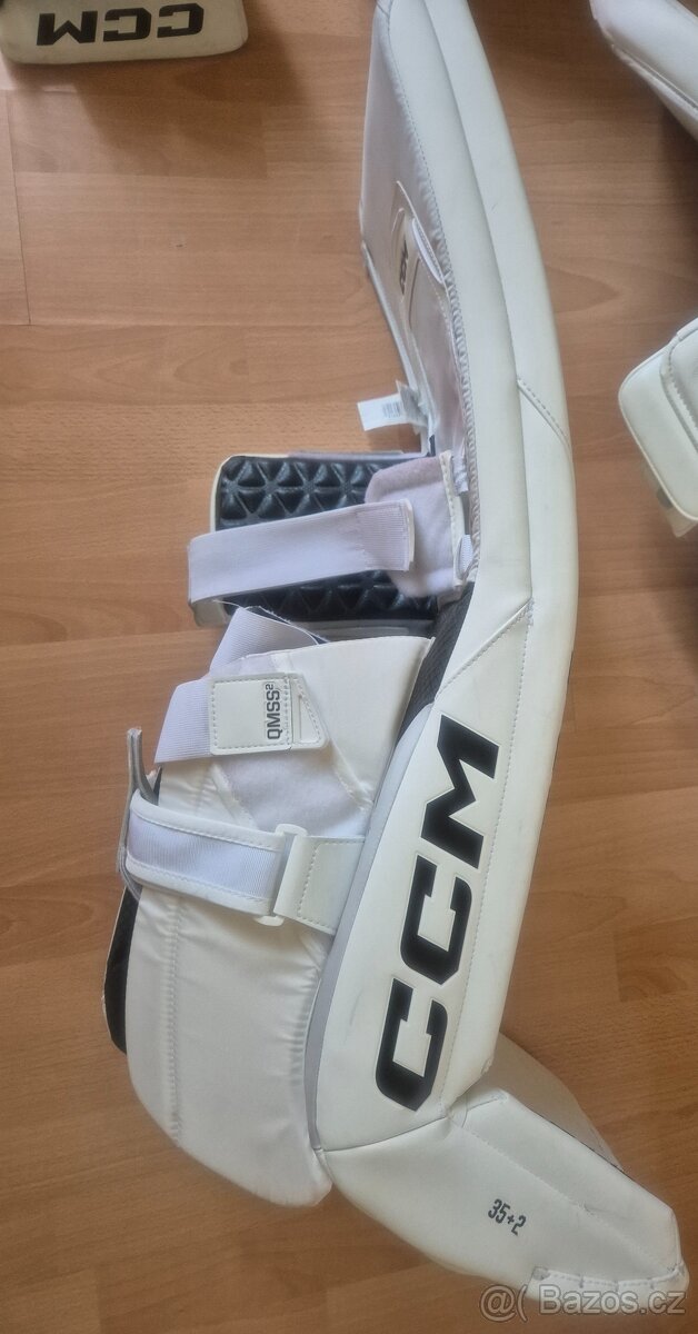 Brankarsky set CCM AXIS XF Senior - 5