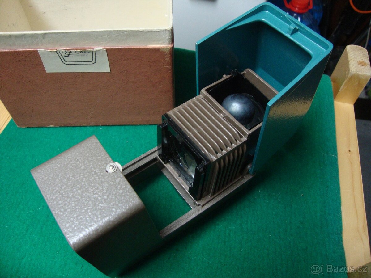 Retro diaprojektor ETJUD MADE IN USSR pěkný stav v krabičce - 5