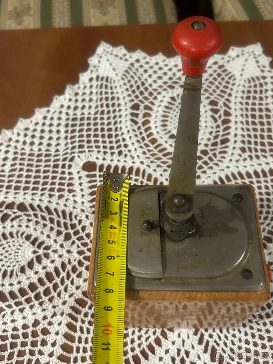 Dřevěný kávomlýnek - 5