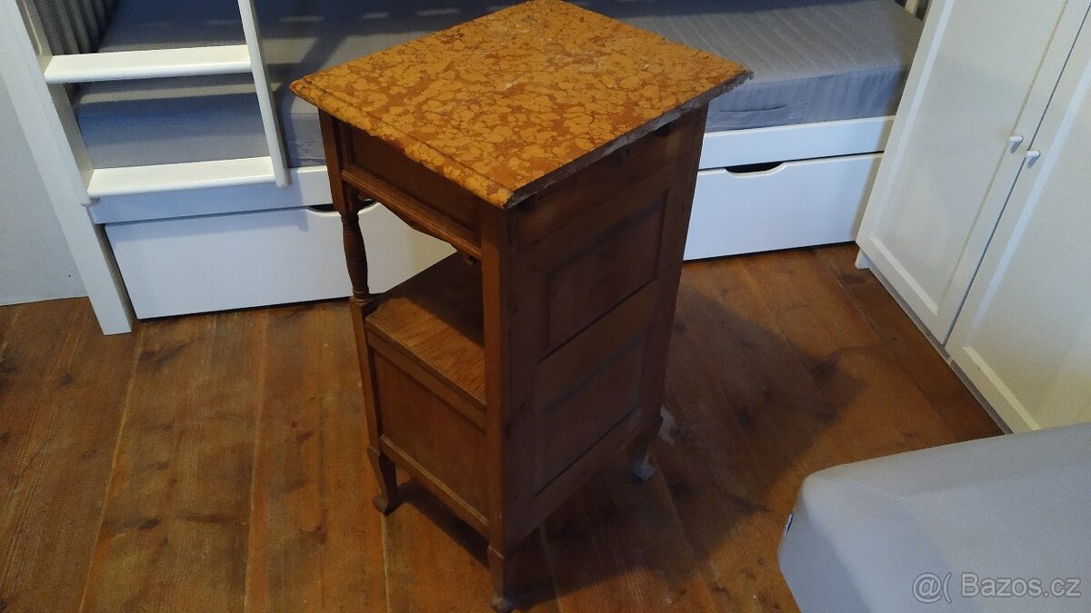 Starožitný noční stolek - 5