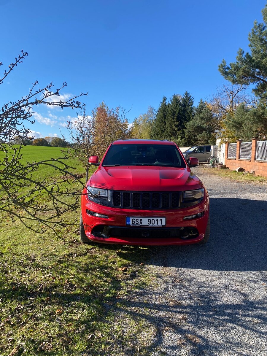 Jeep Grand Cherokee SRT - 5