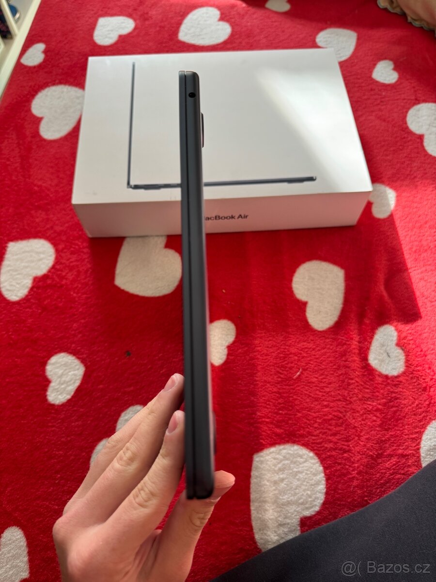 Macbook Air M3 8/256 - 5